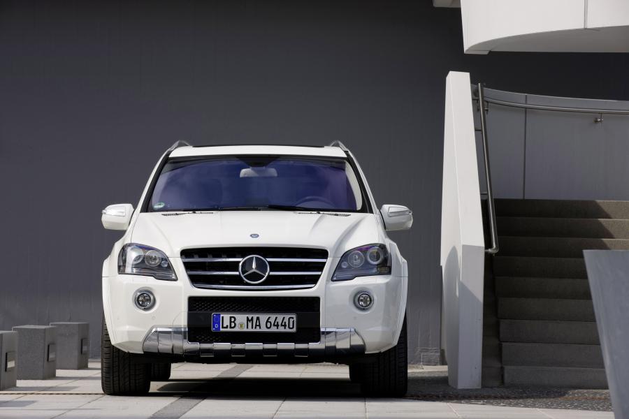 Mercedes-Benz ML63 AMG 2010 года  (фото 9 из 14)